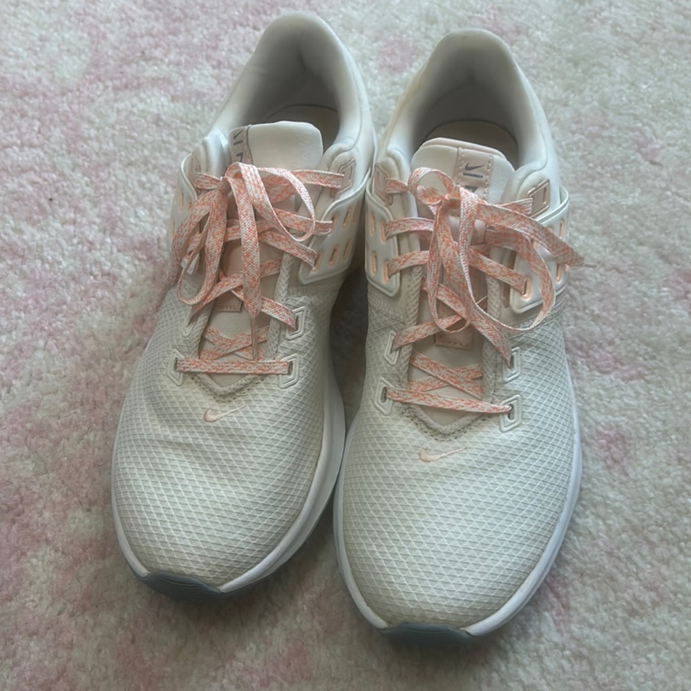 Pink Nike air max size 9